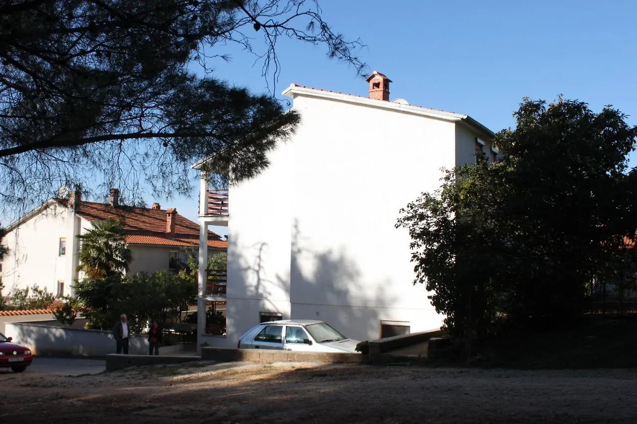 Apartments With A Parking Space Pula - 7313