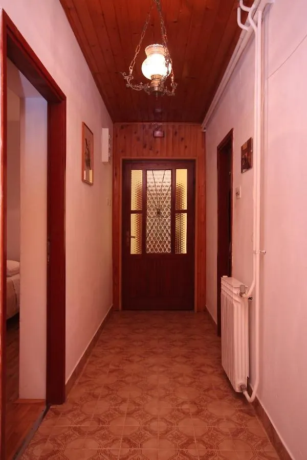 Apartments With A Parking Space Pula - 7313 קרואטיה